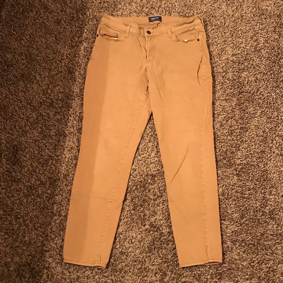Old Navy Pants - Skinny leg tan khaki pants